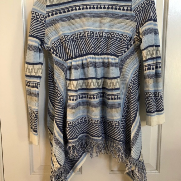 Girls size 10-12 sweater by Almost Famous too - Picture 3 of 4